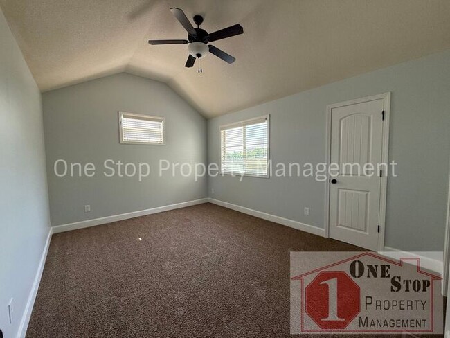 Building Photo - 3-Bedroom, 2.5-Bathroom in Platte City