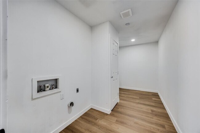 Building Photo - 11704 Indianhead Dr