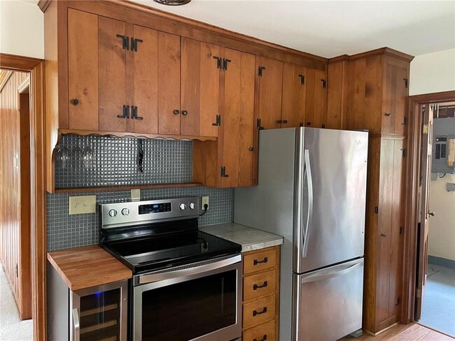 Building Photo - 330 Central Ave S