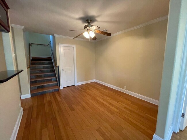 Building Photo - 7bed/6.5bath + 3 car garage and carport