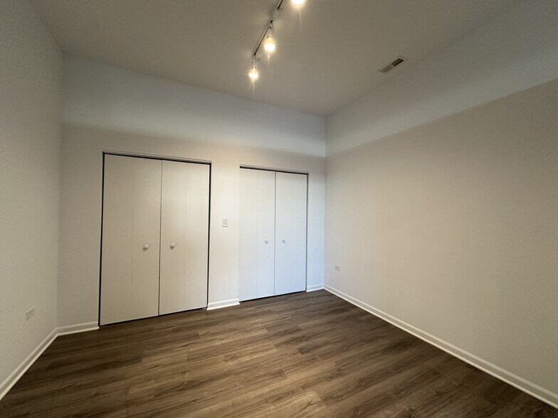 Building Photo - 2550 S Wabash Ave