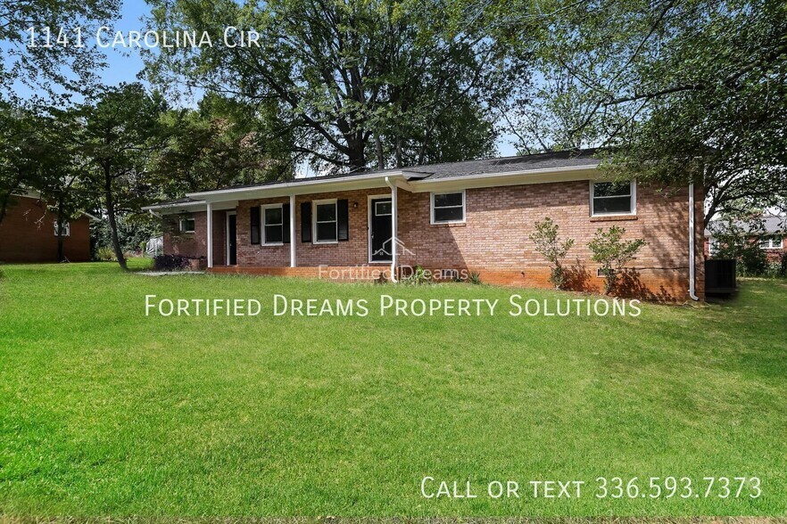 Building Photo - 1141 Carolina Cir
