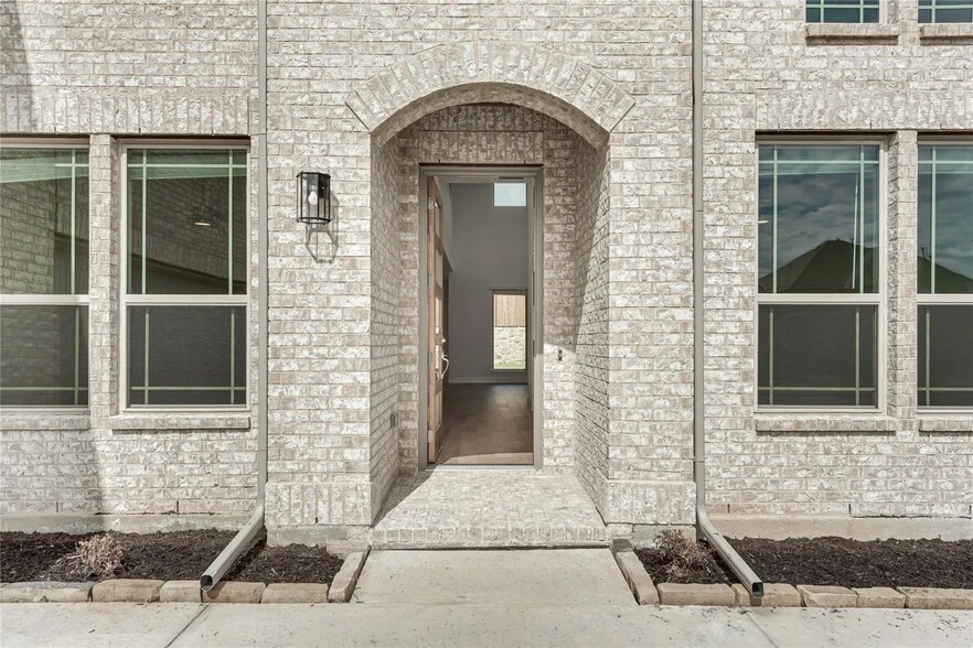 Building Photo - 2904 Emerald Trace Dr