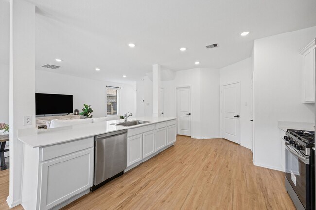 Building Photo - 2019 Iris Hls Ln