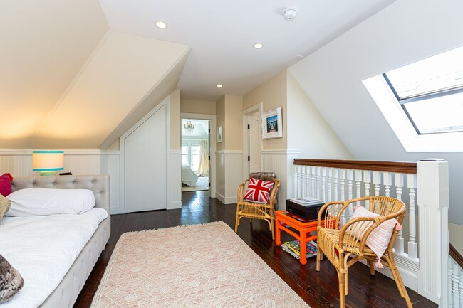 Building Photo - HUGE 5+BR/4.5BA Four Story Presidio Hts./ Laurel Village Home! Garage! Flat Yard!  PROGRESSIVE