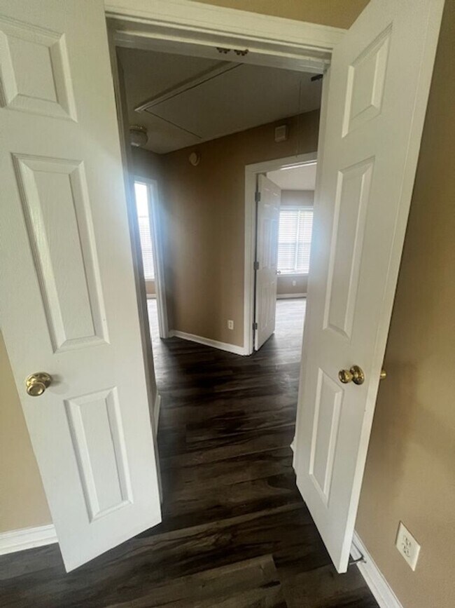 Building Photo - Stunning 3-Bedroom Home in Cordova-Spaciou...