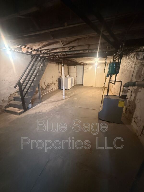 Building Photo - 7026 Radbourne Rd