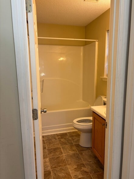 Building Photo - 35 W Sellers St