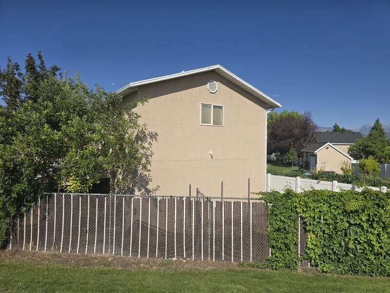 Building Photo - 12106 2570 W