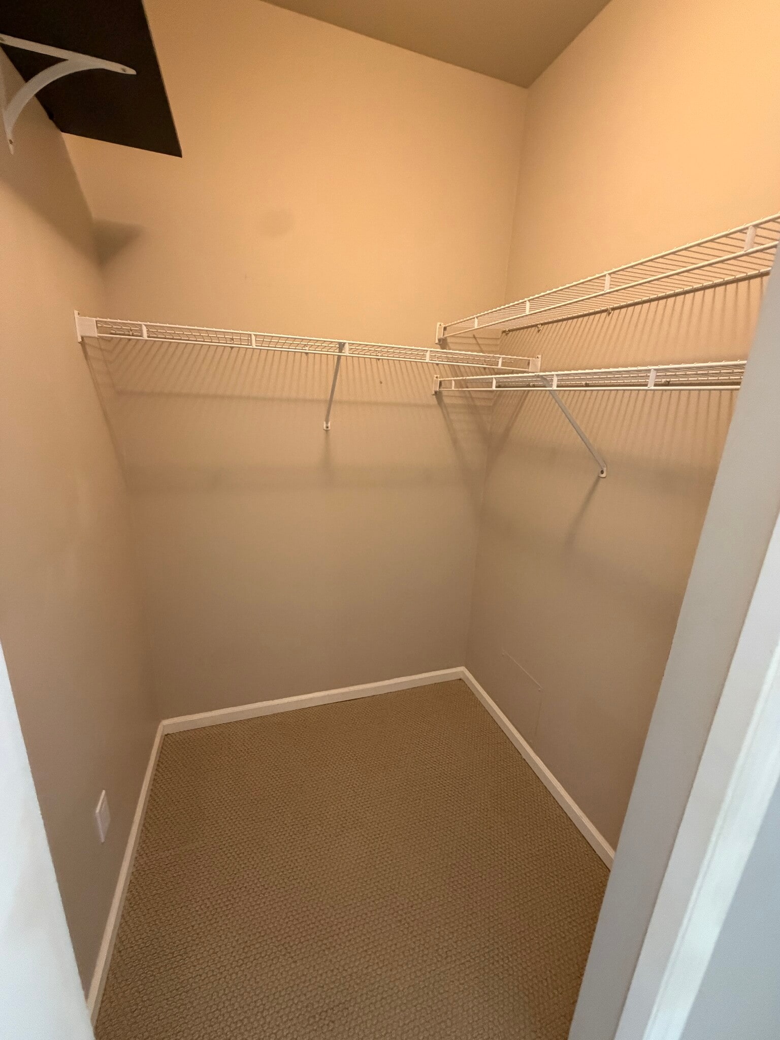 Master Closet - 10042 Main St