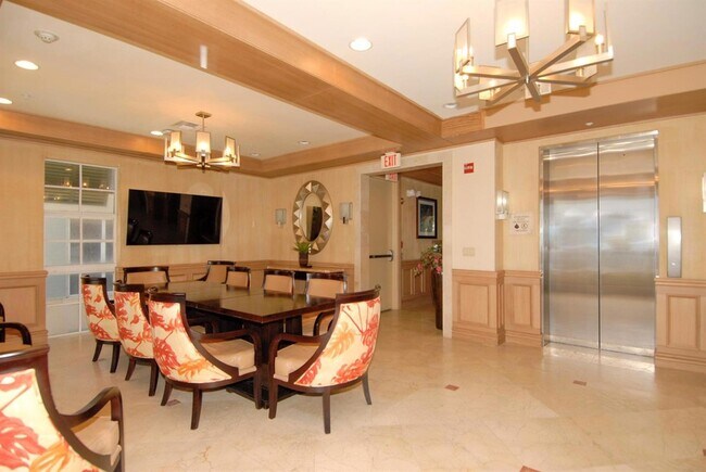 Building Photo - 4445 El Mar Dr