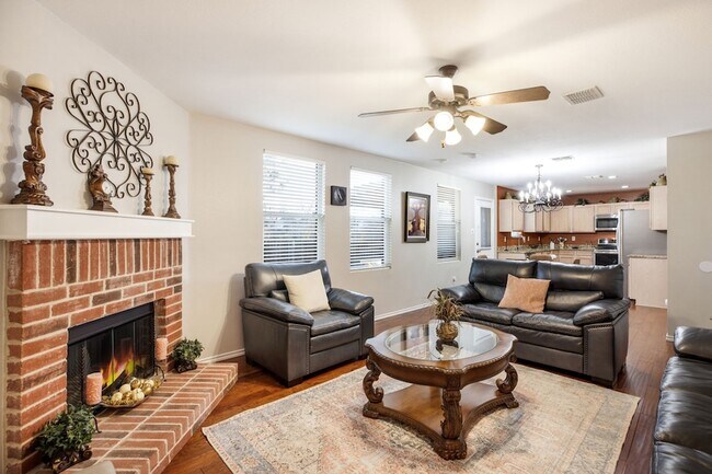 Building Photo - 9601 Euclid Dr