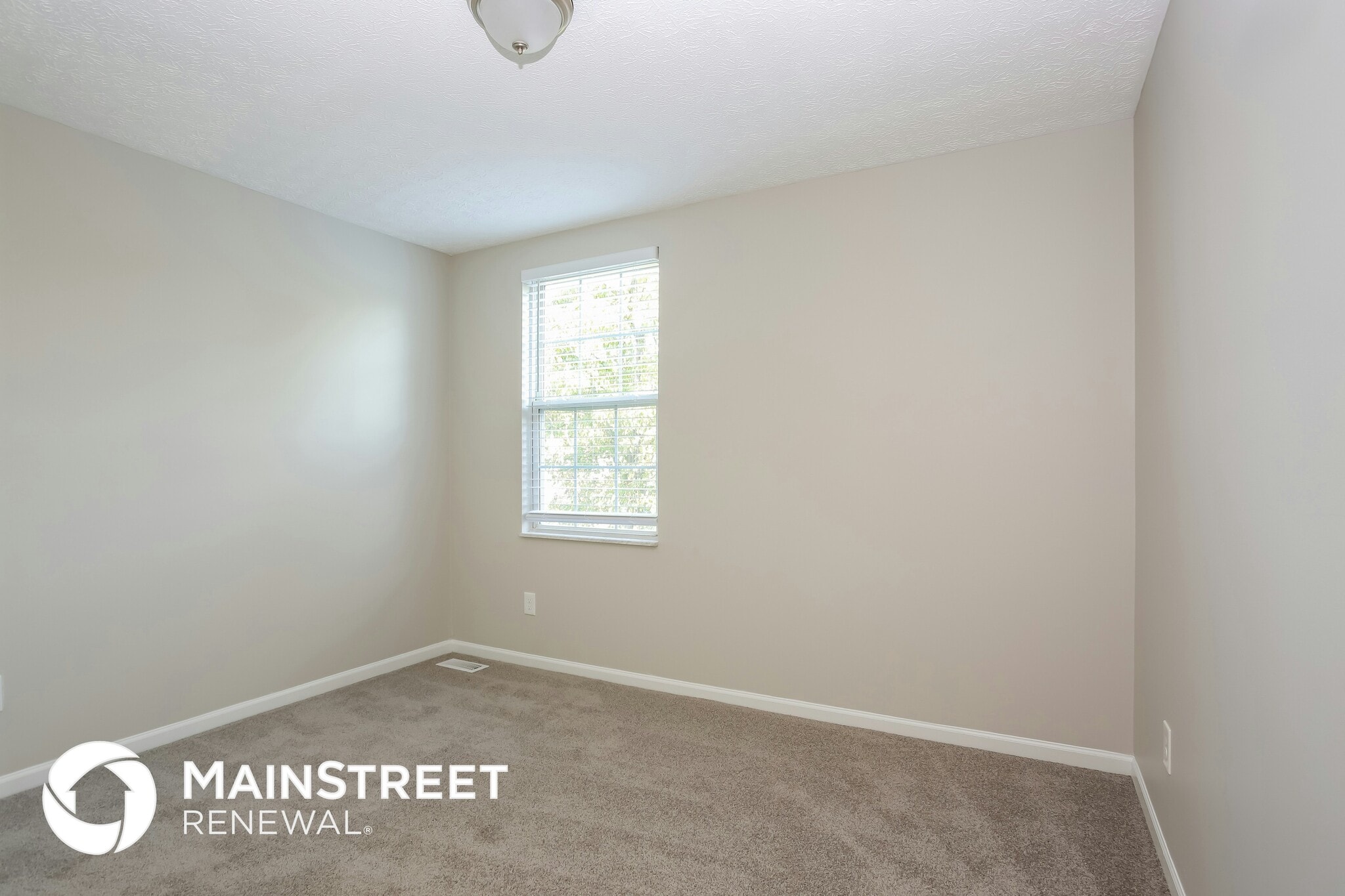 Building Photo - 1386 Hackworth St