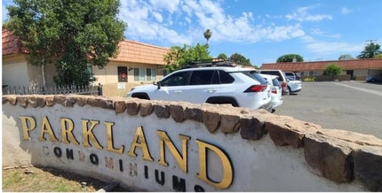 Building Photo - 1715 W Clinton Ave