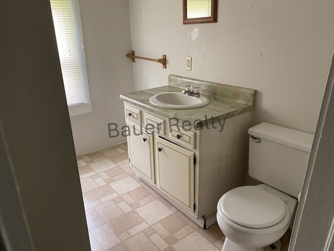Building Photo - rd240