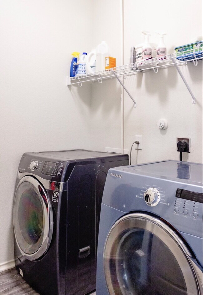 Building Photo - 8331 Bending Willow