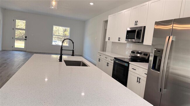 Building Photo - 7432 N Cricket Dr