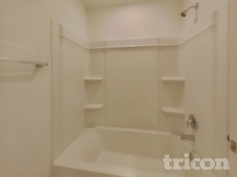 Building Photo - 3009 fantasy Terrace Dr