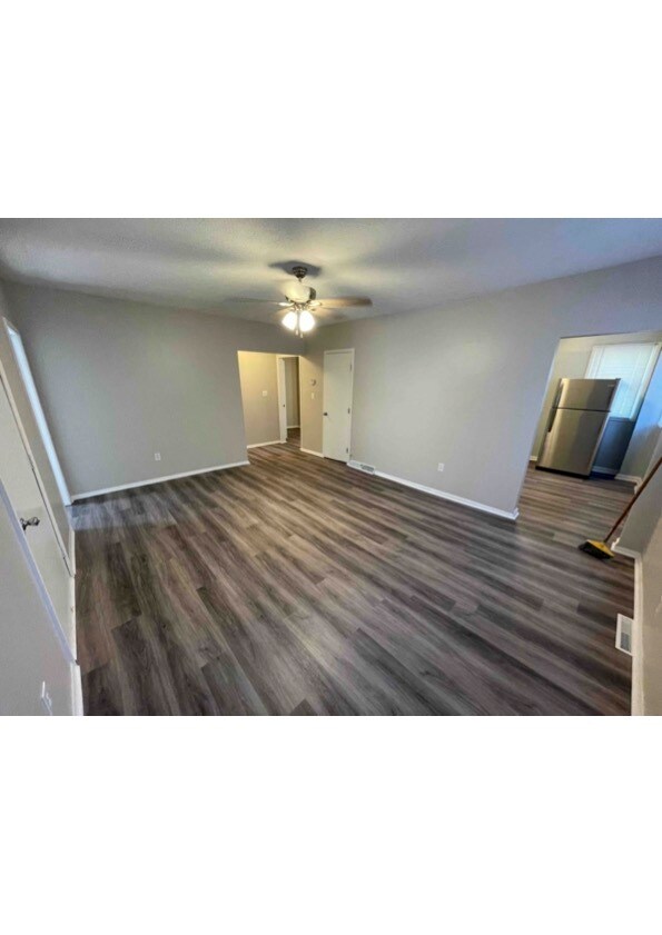 Building Photo - 576 High St NE