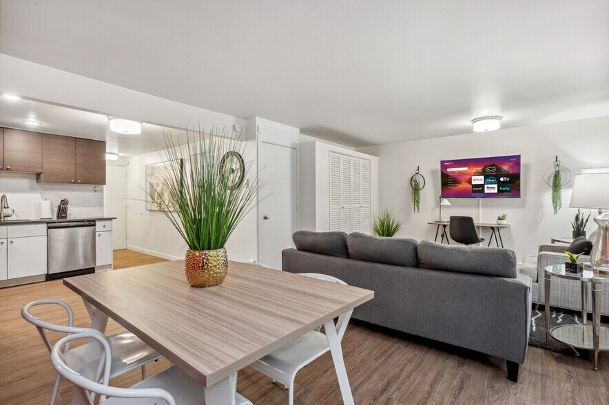 Building Photo - 436 102nd Ave SE