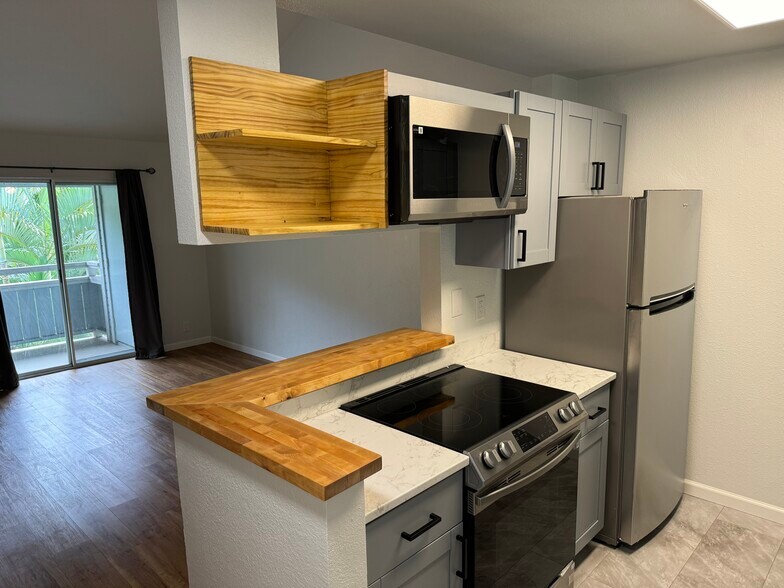 Kitchen - 95-664 Wikao St