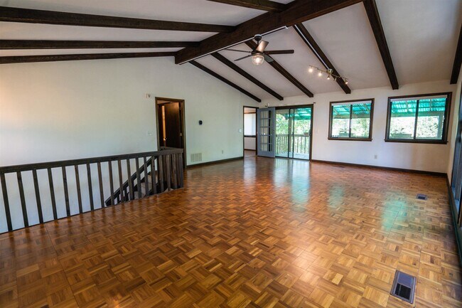 Building Photo - 3322 Robinhood Rd