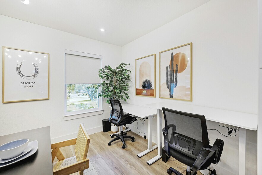 Adjustable Work Desks - 9414 Meadow Vale