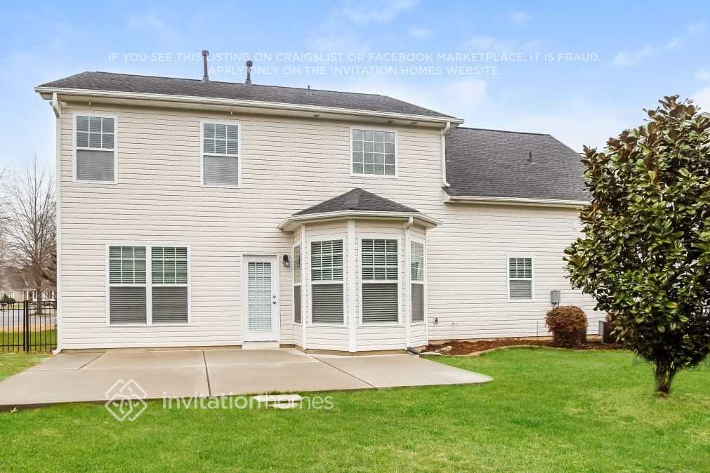 Building Photo - 13404 Provincial Ct