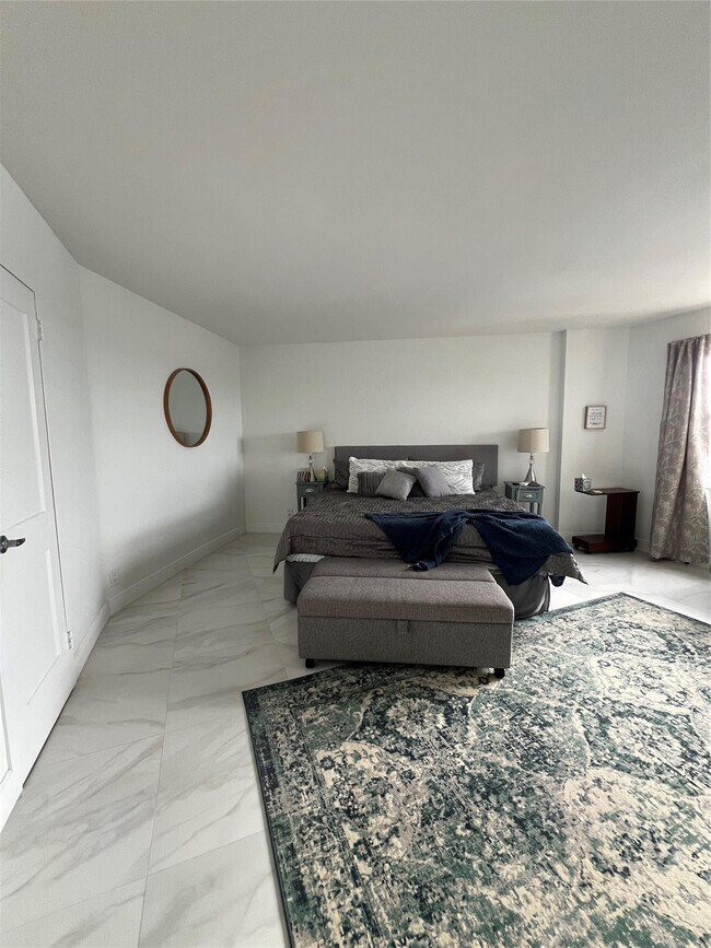 Building Photo - 1200 Hibiscus Ave