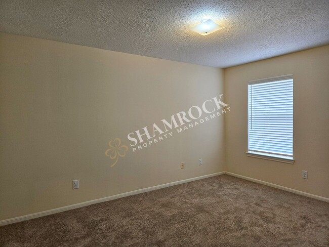 Building Photo - Park Place Duplex