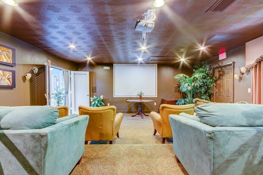 Building Photo - 115 112th Ave NE