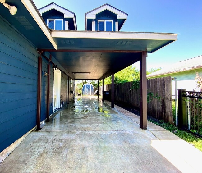 Building Photo - 4834 Birdie Ln