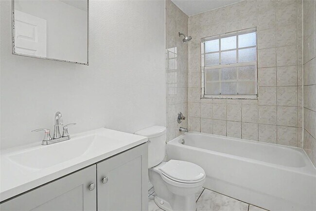 Building Photo - 3210 N 16th St