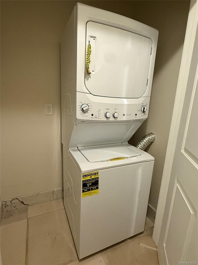 Building Photo - 125 Main St