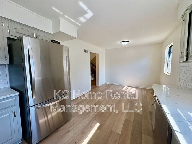 Building Photo - 10205 CedarBrooke Ln