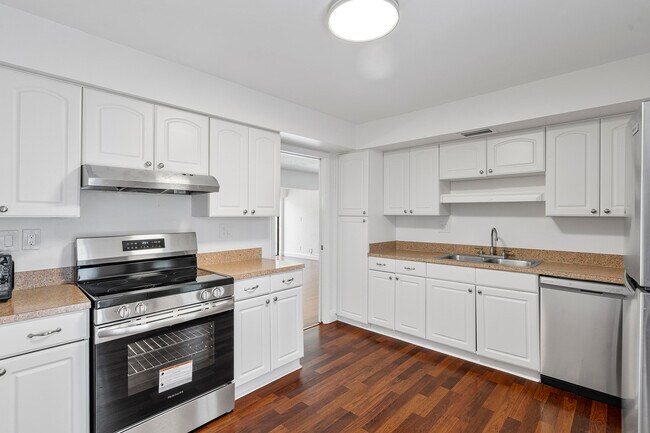 Building Photo - 6612 Spring Bottom Way