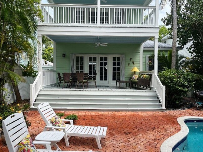 Building Photo - 6-MONTH RENTAL! Beautifully Furnished 3 Bed 2.5 Bath Home in the Sanctuary of the Key West Golf C...