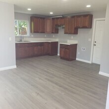 Building Photo - phi715