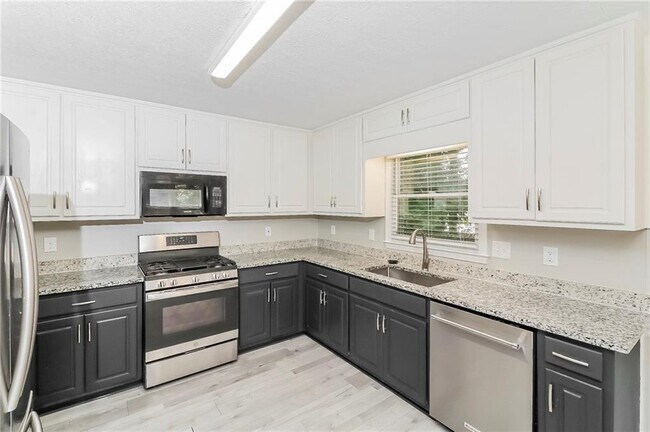Building Photo - 5069 Hopeland Dr