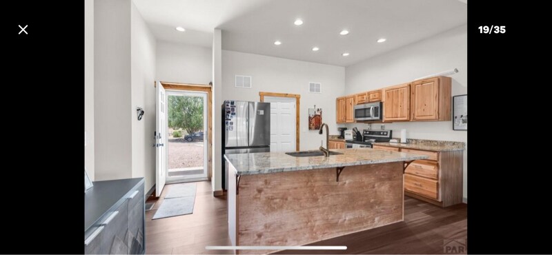 Building Photo - 349 W Buttercup Way