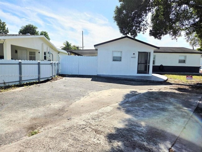 Primary Photo - 6432 Dewey St