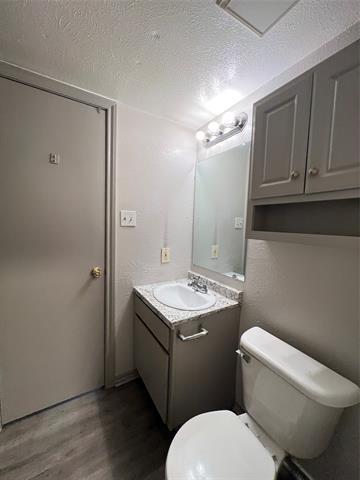 Building Photo - 1108 N Elm St