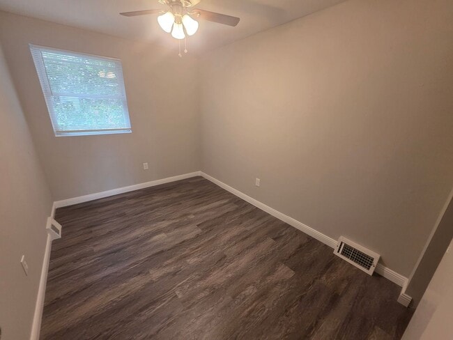 Building Photo - 264 Nandina Plaza