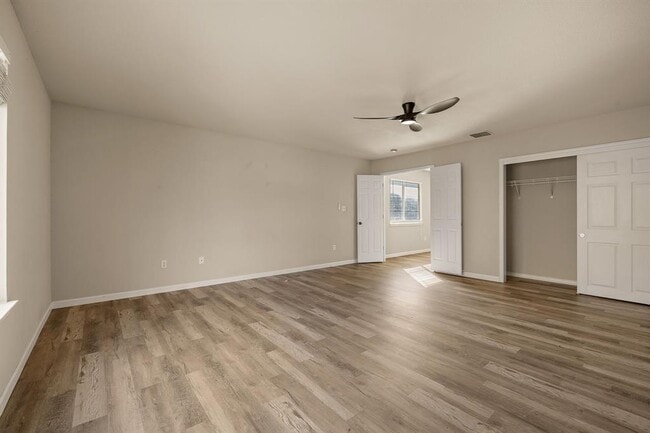 Building Photo - 3809 Tailfeather Dr