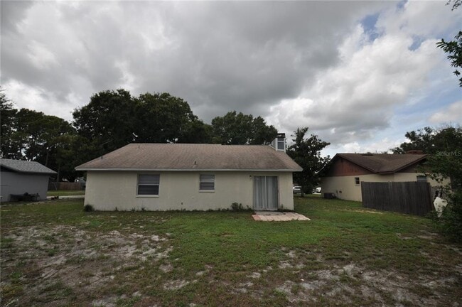 Building Photo - 828 Cinnamon Dr E