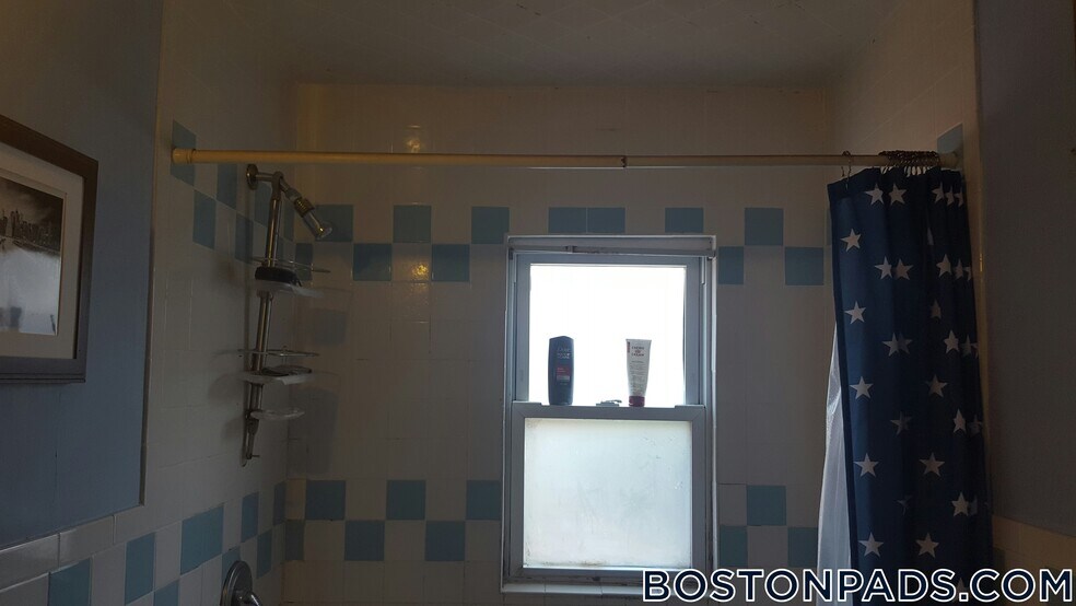 Building Photo - 155 Cherry St