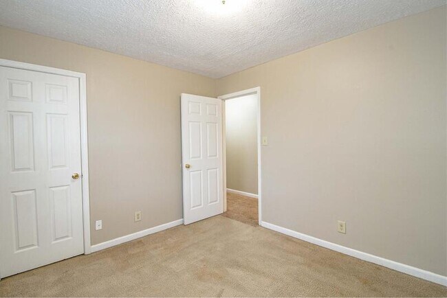 Building Photo - 330 Hugh Hunter Rd