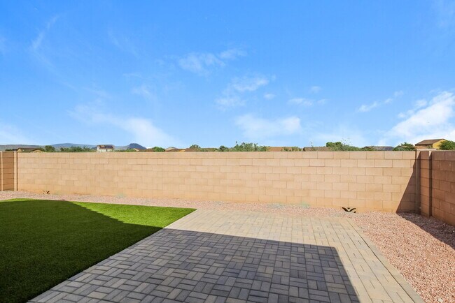 Building Photo - 6269 S Reed Bunting Dr