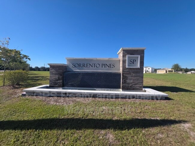 Building Photo - 33409 Country House Dr