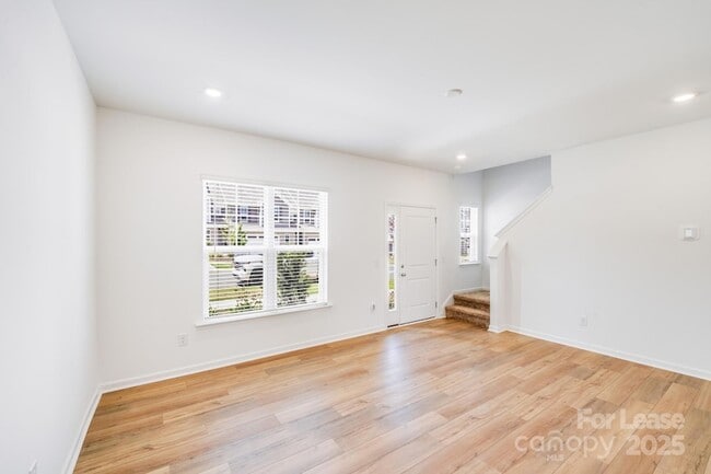 Building Photo - 2212 Cobble Ct